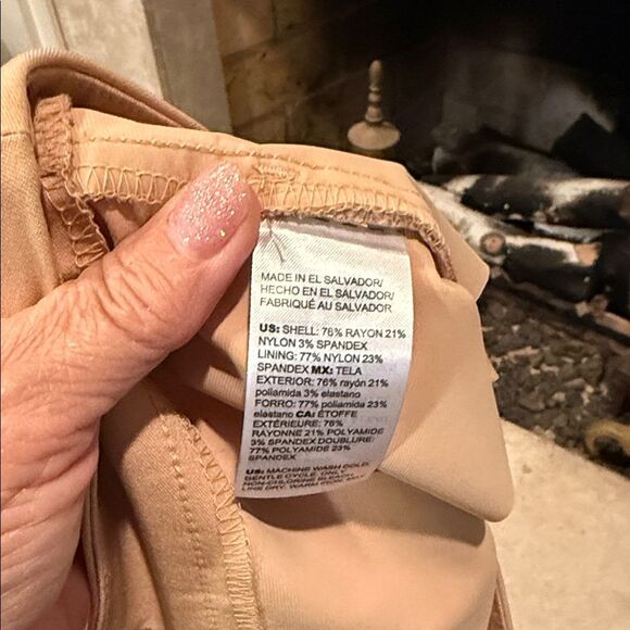 Chico's Classic Camel Cropped Pants size 16 - Picture 5 of 5